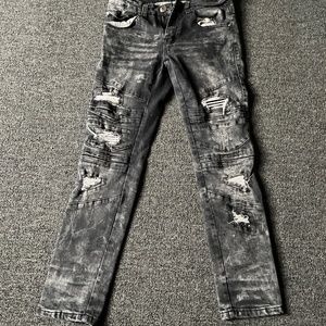 I am selling games Jeans shoes